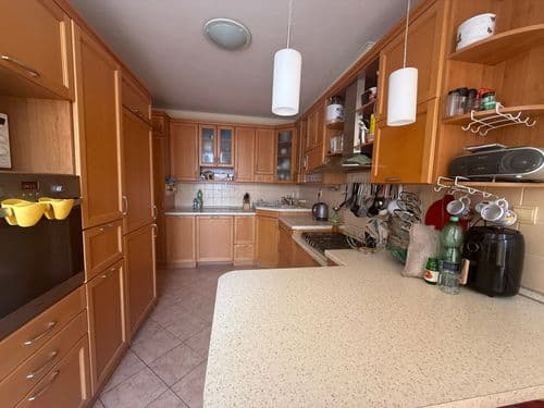 Na prenájom 4 izbový byt na Kvp - Voľný ihned