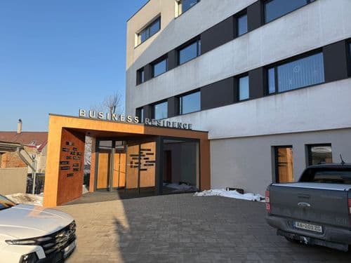 Na prenájom reprezentatívny priestor -  Voľný ihned